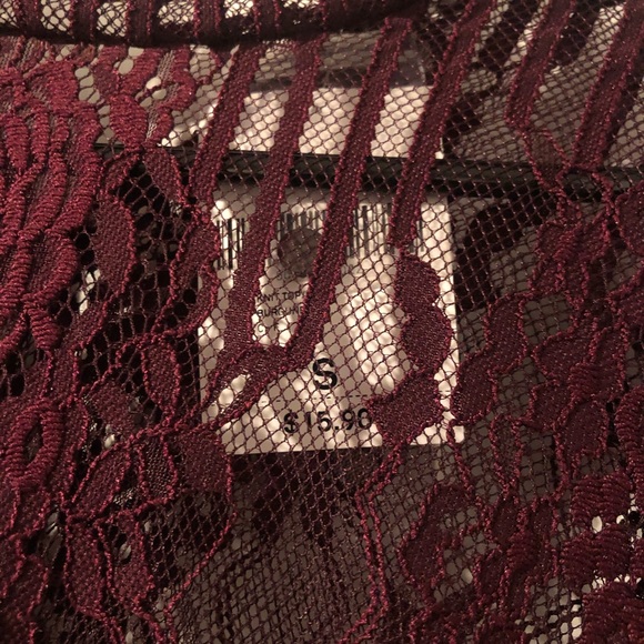 Maroon lace top - Picture 4 of 5